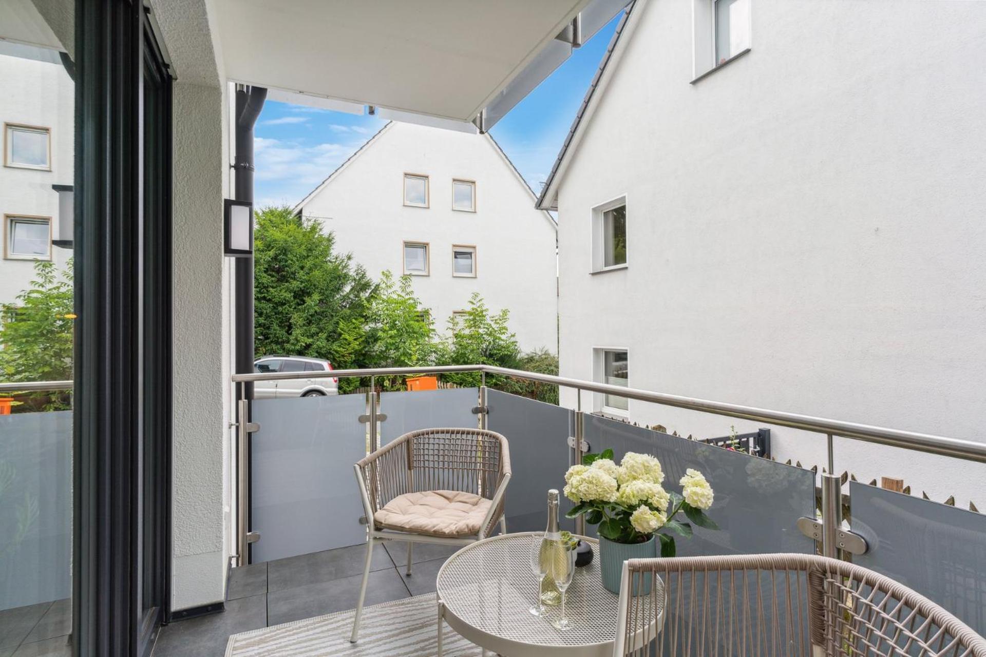 Deluxe Apartment In Bielefeld City Mit Parkplatz Und Balkon المظهر الخارجي الصورة
